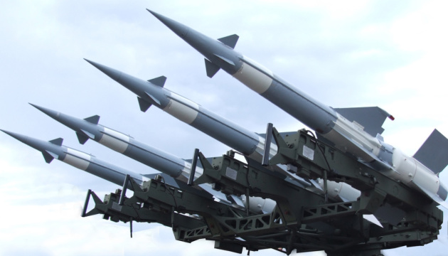 рф вчора випустила по Україні рекордні 70 ракет – долетіли вісім