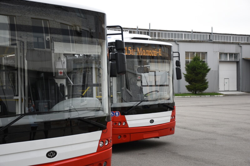 На маршрутах у Луцьку працюють 117 автобусів та тролейбусів
