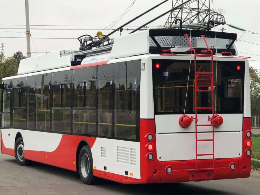 На маршрутах у Луцьку працюють 54 автобуси та 28 тролейбусів