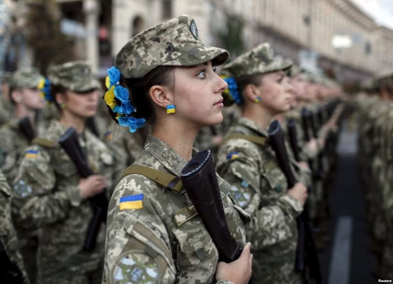 У Нововолинській громаді жінкам пропонують пройти військовий вишкіл