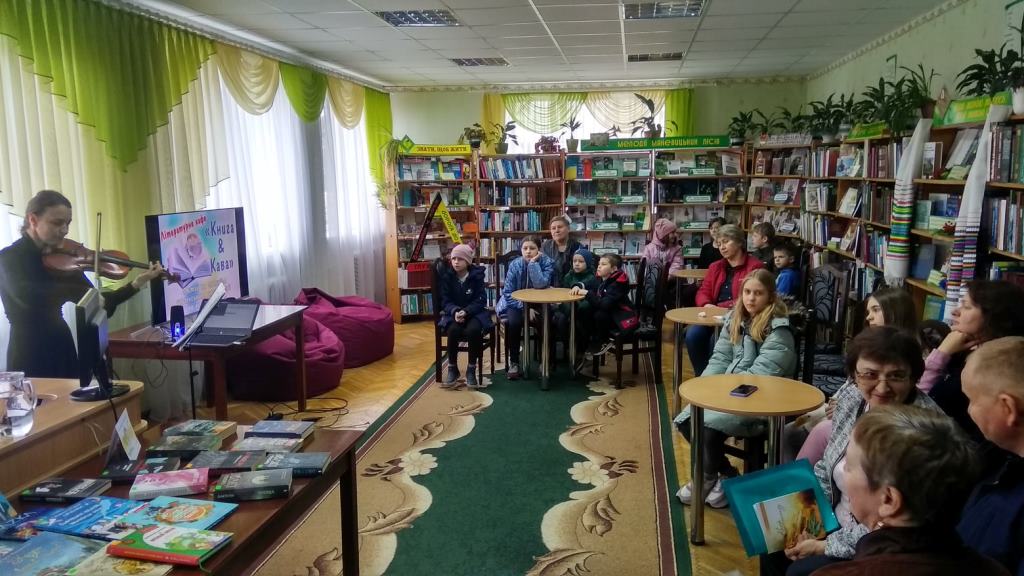 У Маневичах відкрили літературне кафе під девізом «Читай та спілкуйся українською, каву смакуй по-маневицьки»