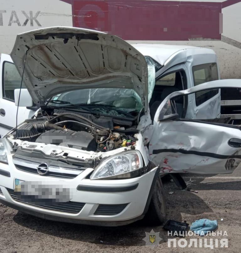У Нововолинську зіткнулися легковик та вантажівка: травмувалося двоє людей