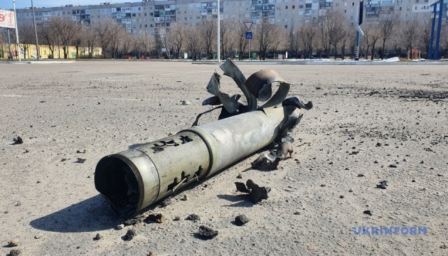 Ворог обстрілює Україну ракетами і готується до 9 травня у захопленому Херсоні
