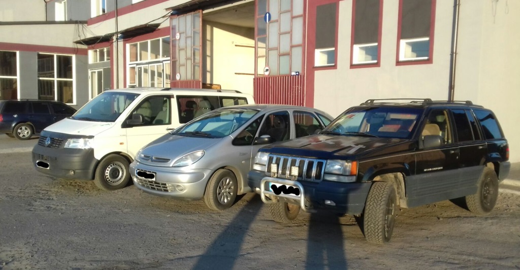 У Ратнівській громаді передали автомобілі для ЗСУ