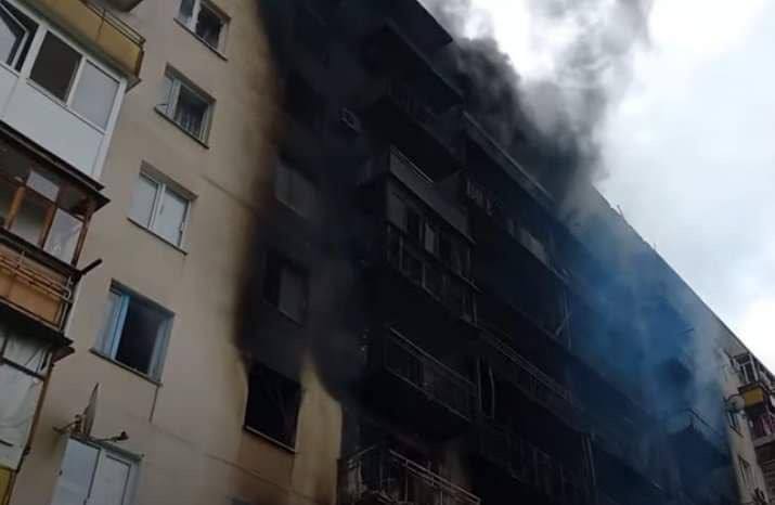рашисти продовжують обстрілювати житлові будинки на Луганщині