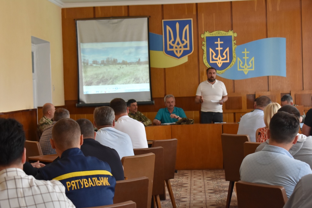 У Володимир-Волинському районі радилися щодо профілактики лісових пожеж та організації купального сезону