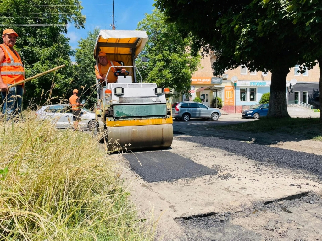У Нововолинську розпочали ремонт внутрішньоквартальних доріг