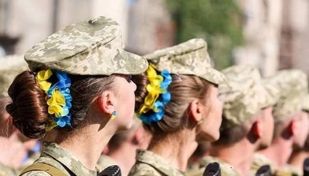 У Міноборони заявили, що про обов’язковий військовий облік для жінок з 1 жовтня наразі не йдеться