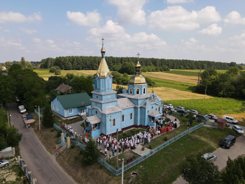 У селі поблизу Луцька відзначили 125-річчя храму разом із митрополитом