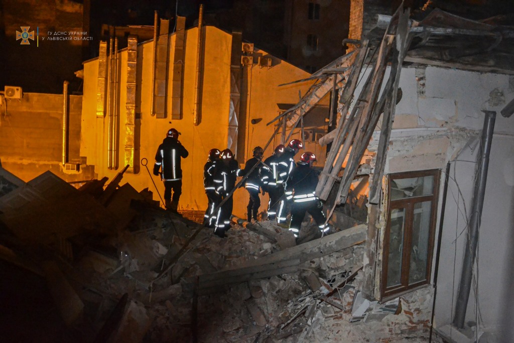 У центрі Львова вночі обвалився житловий будинок