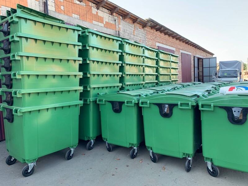 ЛСКАП «Луцькспецкомунтранс» розпочинає кампанію з оновлення сміттєвих контейнерів у місті