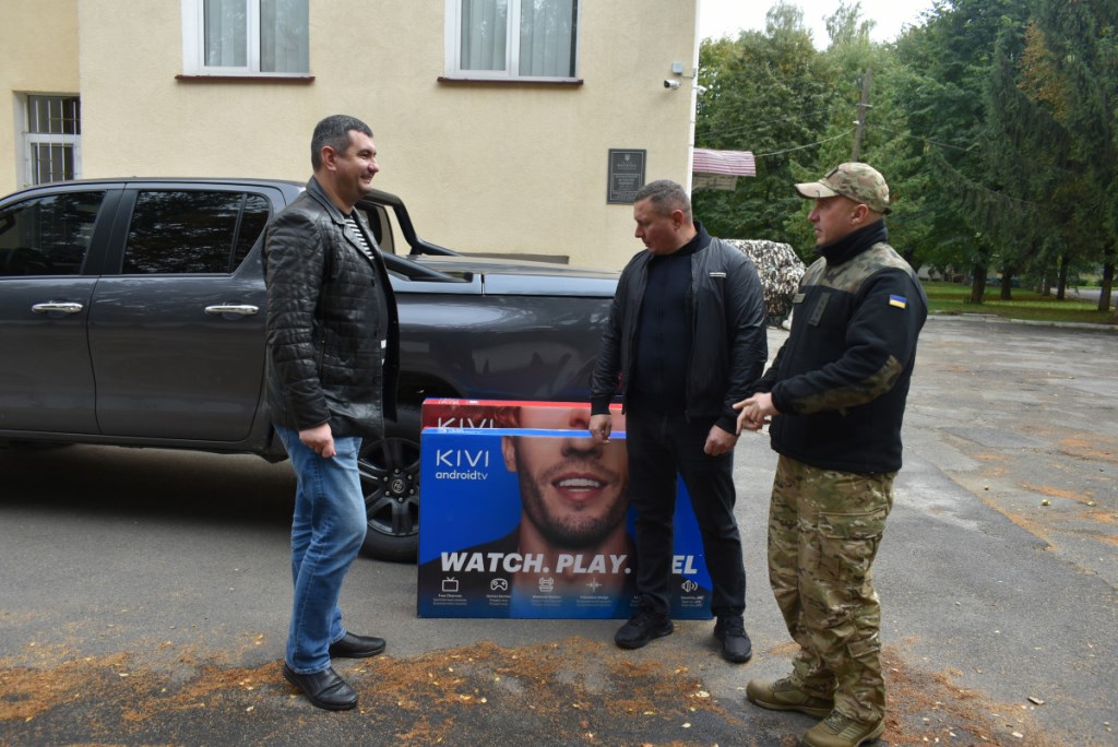 Волинським прикордонникам передали монітори для системи відеоспостереження