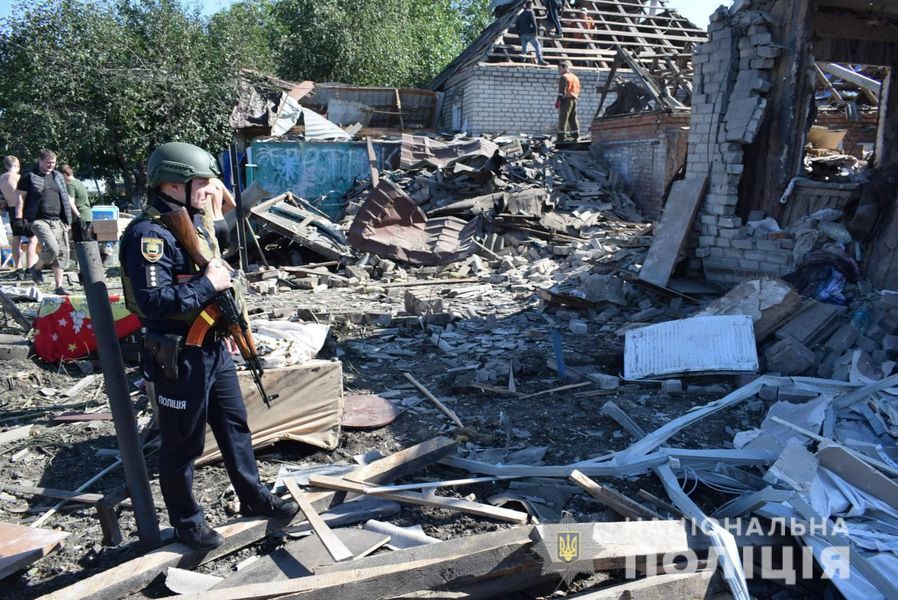 По Краматорську вдарили ракетами «С-300»: є поранені та пошкоджені понад 30 будинків