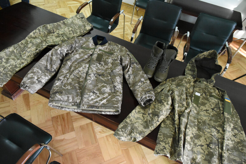 У Луцьку виділили кошти на придбання військової форми та зимового взуття