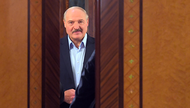 лукашенко заявив, що у білорусі запровадили лише режим підвищеної терористичної небезпеки
