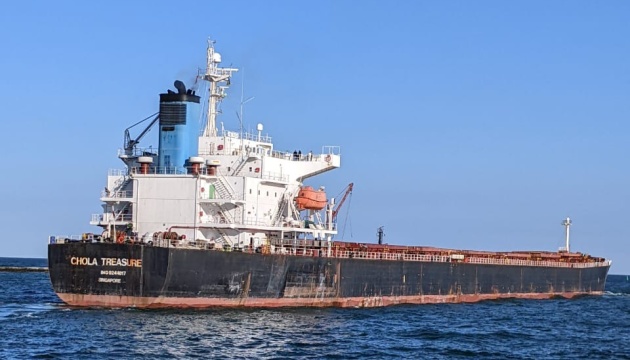 Українські порти залишили 12 суден із зерном