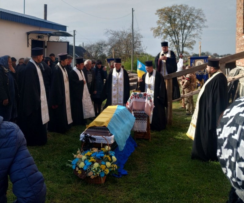 У громаді на Волині попрощалися із загиблим на Харківщині військовим