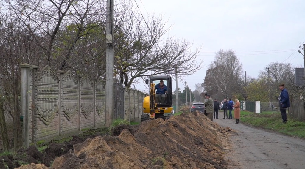 У Володимир-Волинській громаді прокладають новий водогін