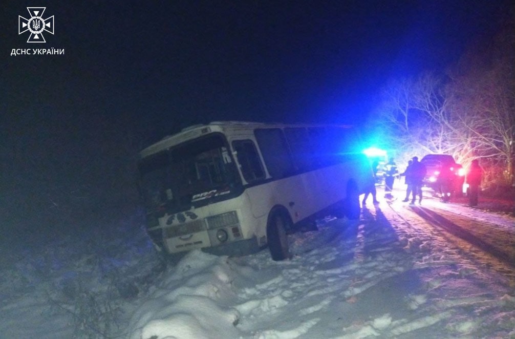 На Волині рятувальники відбуксирували чотири автомобілі на складних ділянках автодоріг