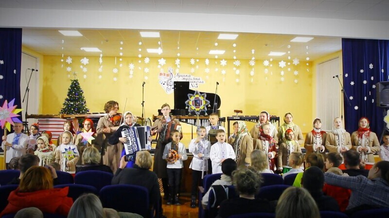 У Луцькій музичній школі № 3 відбувся концерт на підтримку Збройних сил України
