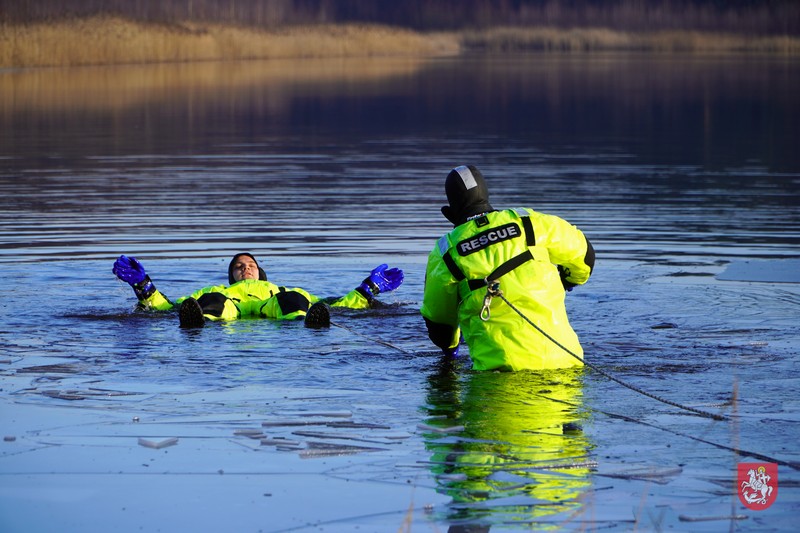 Володимирські рятувальники провели навчання на водоймі