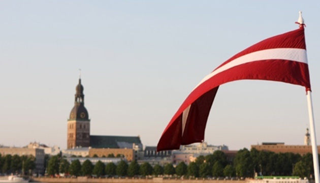 Латвія на знак солідарності з Естонією знижує рівень дипвідносин з рф