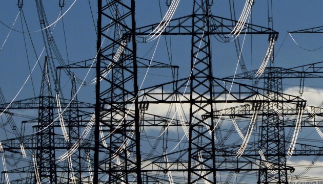 В енергосистемі великий дефіцит, обмеження споживання електрики діють по всій Україні