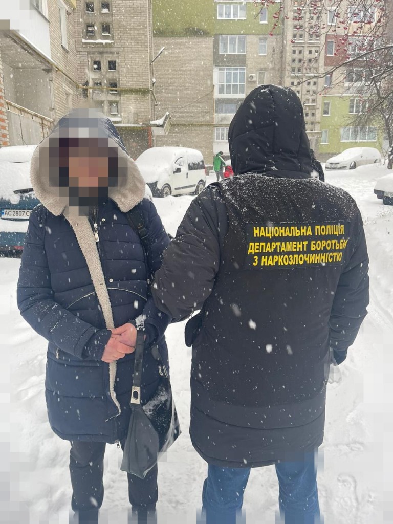 Продавала таблетки з умістом наркотику – жителька Нововолинська постане перед судом
