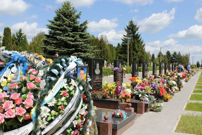 На міському кладовищі у селі Гаразджа облаштують сектор військових поховань