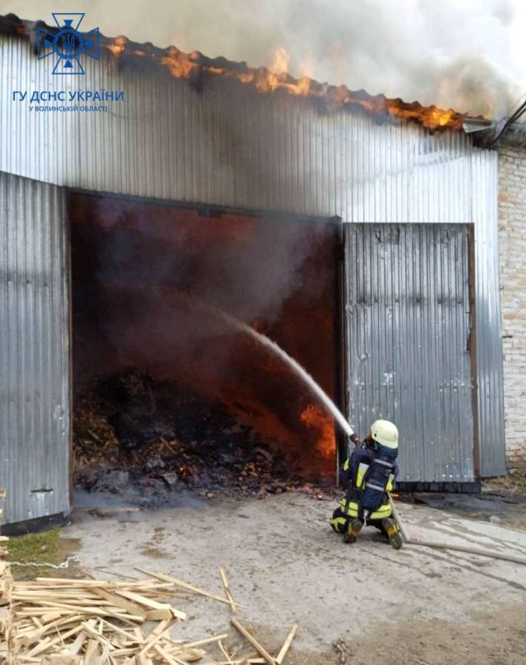 Рятувальники ліквідували пожежу в котельні підприємства у Нововолинську