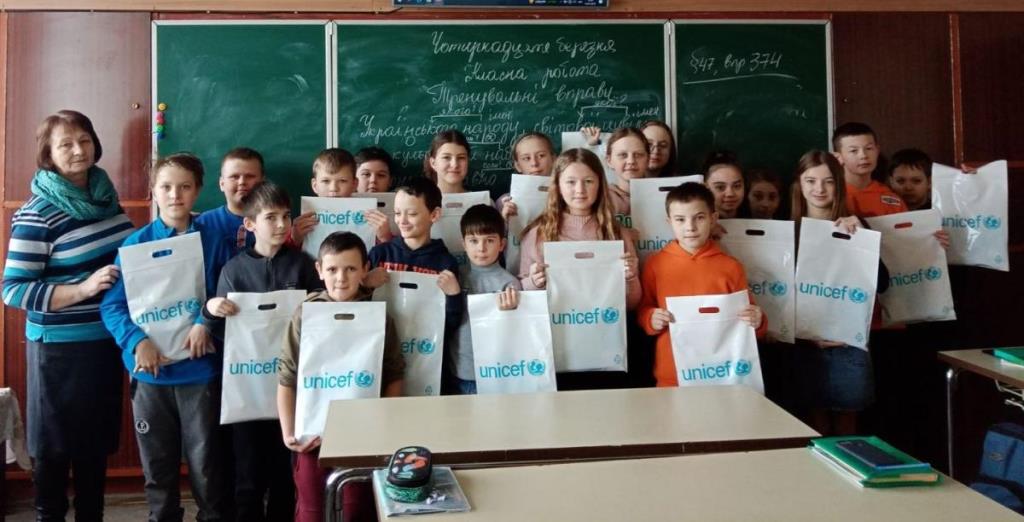 «Школа в коробці»: заклади освіти Рожищенської громади отримали допомогу від фонду ЮНІСЕФ
