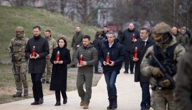 Зеленський і лідери чотирьох країн вшанували пам’ять жителів Бучі, вбитих росіянами