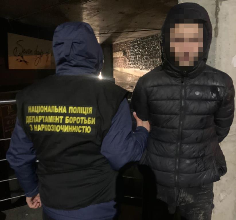 Вилучили понад три кілограми психотропів та наркотиків: у Луцьку поліцейські затримали наркоторговця