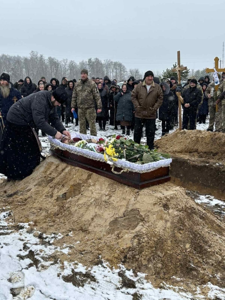 Було лише 25: на Волині поховали військового, який загинув у боях на Луганщині