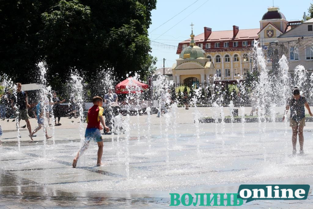Директорка підприємства заволоділа понад 400 тисячами гривень на ремонті фонтану у Луцьку