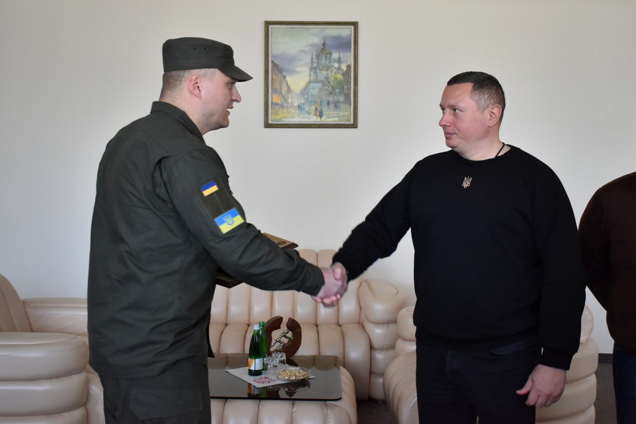 Погуляйко зустрівся із новопризначеним командиром військової частини 1141 Національної гвардії України