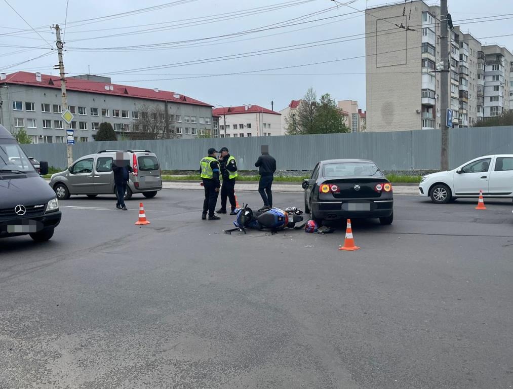 ДТП у Луцьку: травмувався водій мопеда