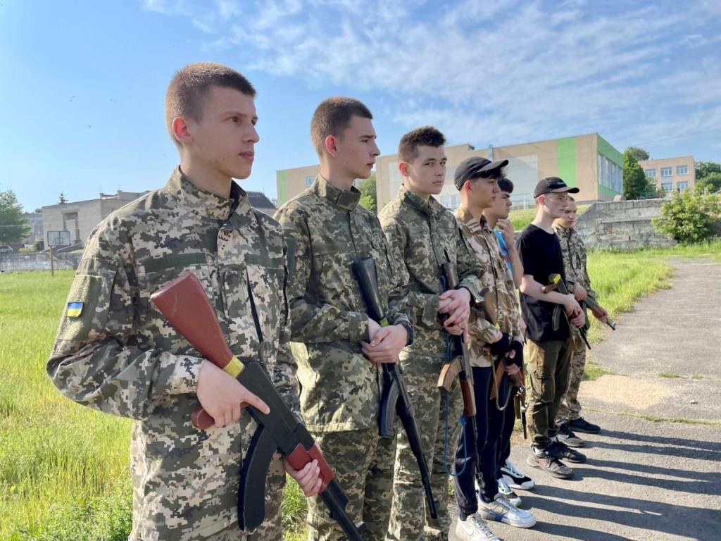 День тактичної підготовки: у Нововолинську для учнів ліцеїв провели підсумкові навчально-польові збори