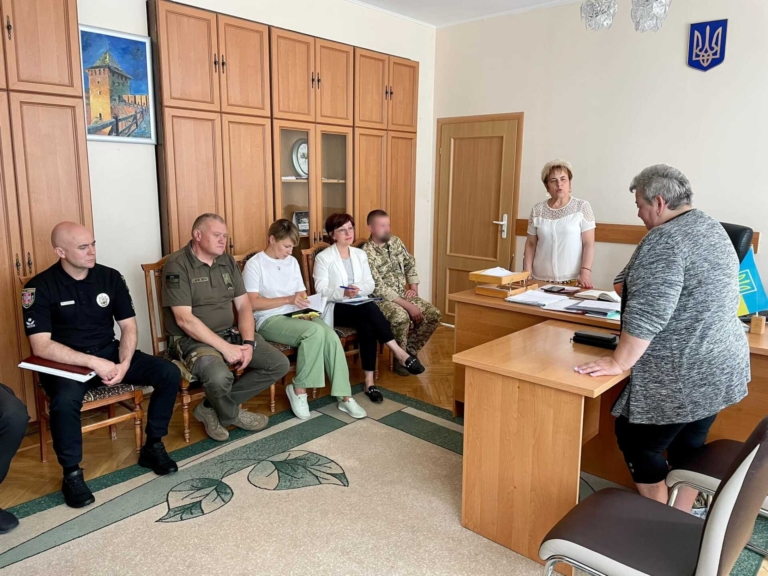 У Нововолинську радилися щодо організації зустрічей та поховання загиблих військовослужбовців