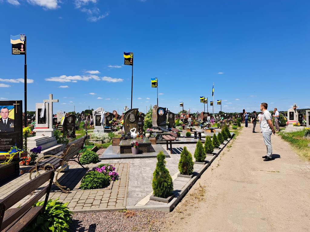 Через наругу над могилами Захисників на кладовищі у Володимирі планують встановити камери відеонагляду