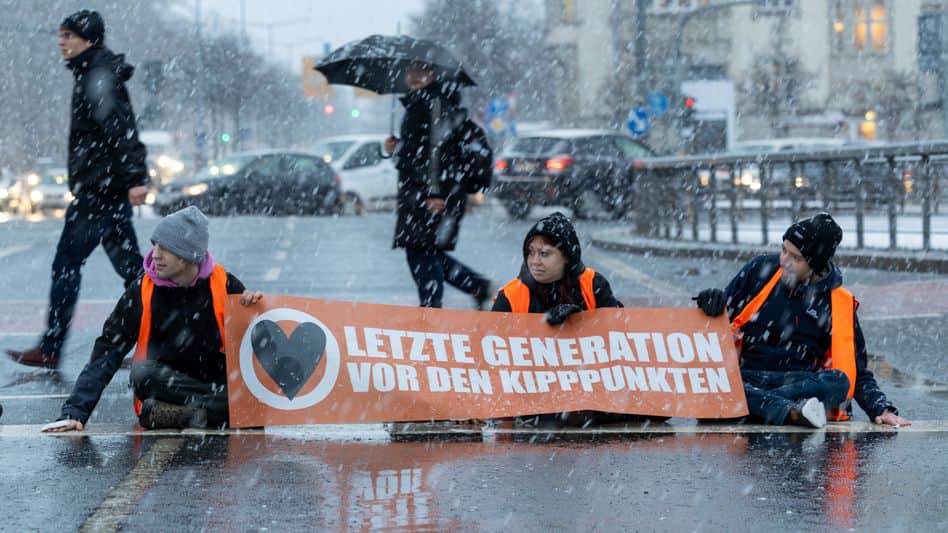 У Німеччині заявили, що кліматичні активісти з 2022 року скоїли 580 злочинів