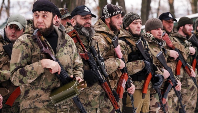 росія планує відправити в Україну більше чеченців та в’язнів замість «вагнерівців»