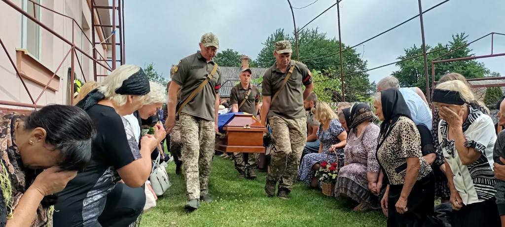 У Підгайцівській громаді прощалися із загиблим на Донеччині військовим