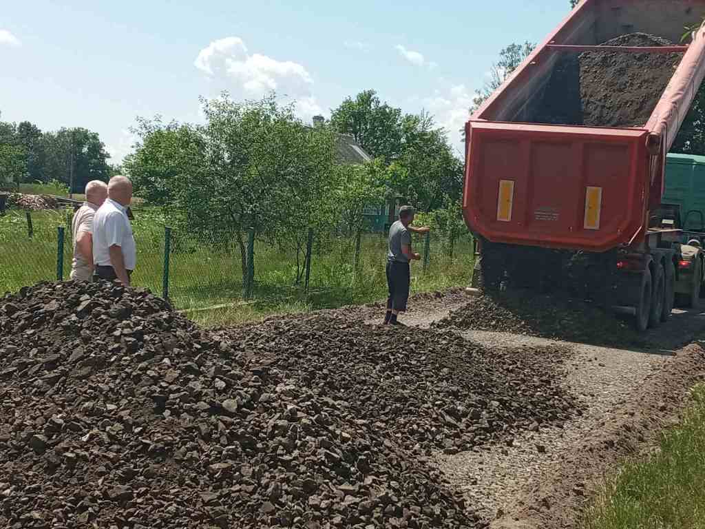 У Маневицькій громаді здійснили поточний ремонт низки доріг