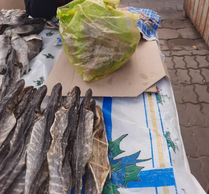 На ринку Шацька виявили незаконний продаж риби