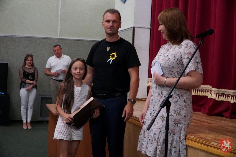 У Володимирі дітям пільгових категорій вручили грошову допомогу до нового навчального року