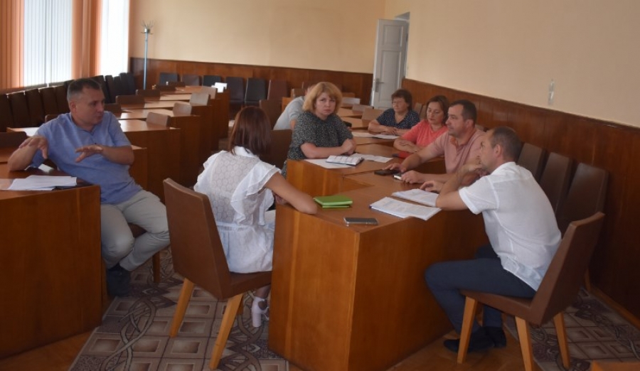 У Володимирському районі радилися щодо погашення заборгованості із зарплати перед освітянами