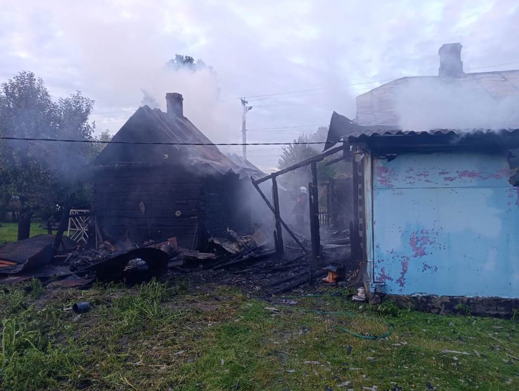 У селі на Волині горіли літня кухня та житловий будинок