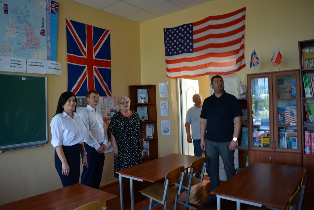 Представники обласної та районної влади проінспектували Княгининівський ліцей