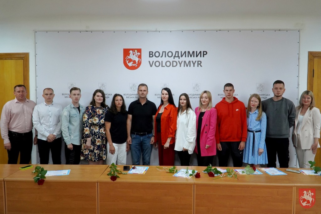 Володимирський міський голова вручив посвідчення лауреатам стипендії «Майбутнє Володимира»